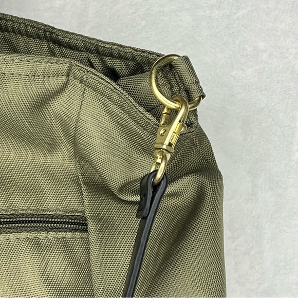 LOGAN + LENORA Waterproof DayTripper (Canvelle) Beach Bag Green Washable Tote - Picture 5 of 12